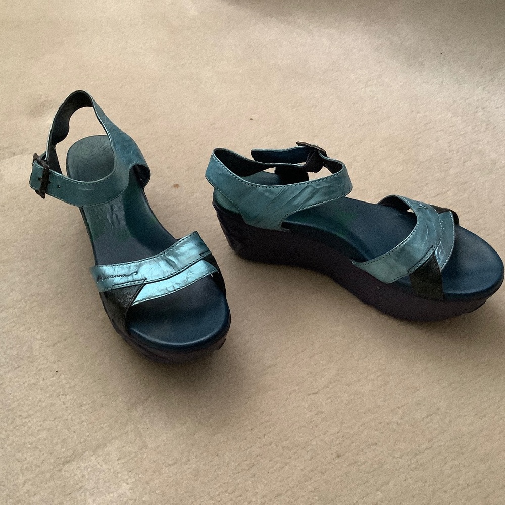Macana Italian leather strap platform sandals